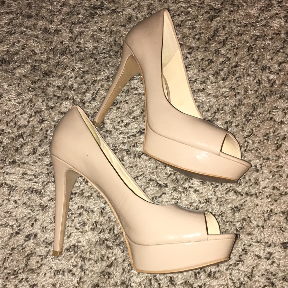 Jessica Simpson nude patent platform pumps